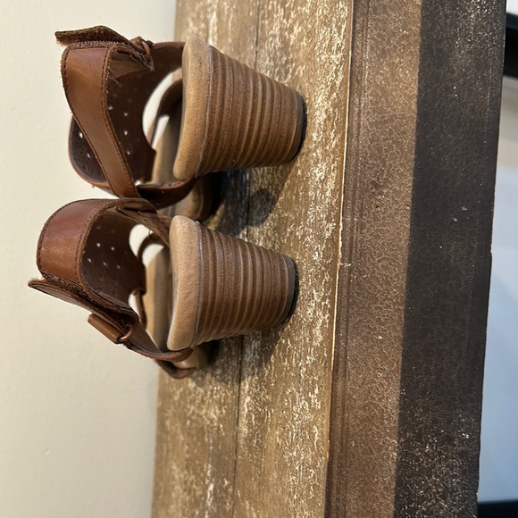 Clerks Collection Brown Leather Sandals  size 9M - Picture 3 of 3